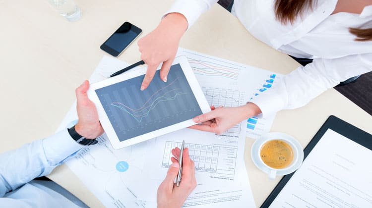should you hire a financial advisor or do it yourself