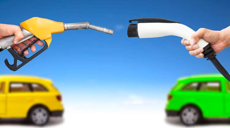 traditional car vs hybrid car
